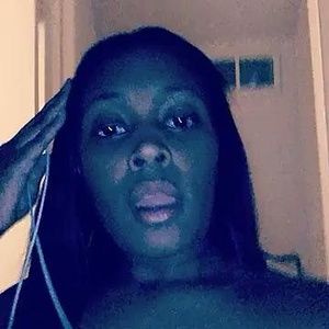 Meet your Posher, Dee